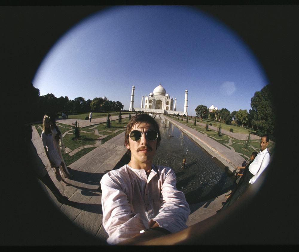 george-harrison-taj-mahal-photo-lens-fisheye-india-beatles-the